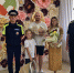 Белгородские автоинспекторы подарили автолюльку счастливым родителям девочки при выписке из роддома - ГИБДД