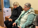 Анна Куташова проводит встречи с местными жителями.