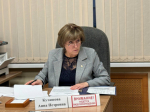 Анна Куташова проводит встречи с местными жителями.