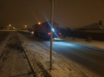 Коммунальные службы противостоят непогоде.