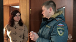 Сотрудники  МЧС вручили  пожарные извещатели многодетным  семьям