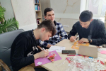 В НИУ «БелГУ» провели мастер-класс по изготовлению «солдатских треугольников»
