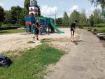Трудоустройство подростков в летний период — отличная возможность для них получить опыт работы, заработать карманные деньги и потрудиться на пользу родному району.
