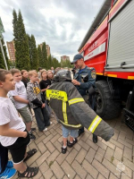 В пришкольных лагерях проходят встречи с огнеборцами