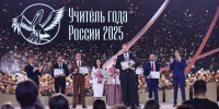 Победитель конкурса «Учитель года России — 2025» — педагог китайского и английского языков Дмитрий Баланчуков из Белгородской области - Министерство образования