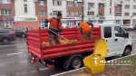 В Белгороде идёт загрузка уличных контейнеров смесью против гололёда