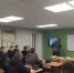 Студентов научили правильно надевать противогаз - МЧС