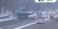 Автобус влетел в столб на проспекте Богдана Хмельницкого в Белгороде - Мир Белогорья
