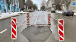 На улице Преображенской в Белгороде на проезжей части просел асфальт