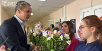 Вячеслав Гладков поздравил сотрудниц госпиталя с 8 Марта - Мир Белогорья
