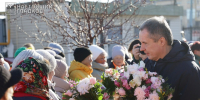 Вячеслав Гладков и Валентин Демидов поздравили с 8 Марта сотрудниц «Белблагоустройства» - Мир Белогорья