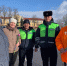 Цветы вместо протоколов🌷: в преддверии 8 Марта сотрудники ракитянской госавтоинспекции подарили тюльпаны женщинам - водителям. - Ракитянский район