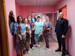 Заместитель главы Ракитянского округа по строительству, транспорту, ЖКХ и муниципальной собственности Дмитрий Гречихин поздравил с 8 марта женщин, которые встречают этот праздник на рабочем месте.