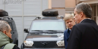 Вячеслав Гладков передал четыре бронированных автомобиля приграничным территориям - Сетевое издание Знамя 31