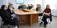 В рамках Недели местного самоуправления в центральной библиотеке Яковлевского муниципального округа состоялась беседа-диспут «Твой вопрос депутату» - Совет муниципальных образований