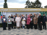 В праздник Весны и Труда состоялось открытие Доски трудовой славы, на которой размещены портреты семи наших земляков, выдающихся тружеников, удостоенных высокого звания Героя Социалистического труда.