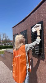 Память, которую храним: студенты БУКЭП провели субботник у памятника героям Великой Отечественной войны