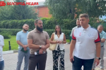 Глава администрации Белгорода Валентин Демидов встретился с жителями многоэтажки, которую в конце июля атаковал БПЛА
